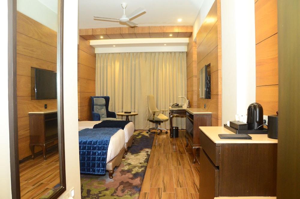 Radisson Chandigarh Zirakpur Exterior photo A room at the hotel