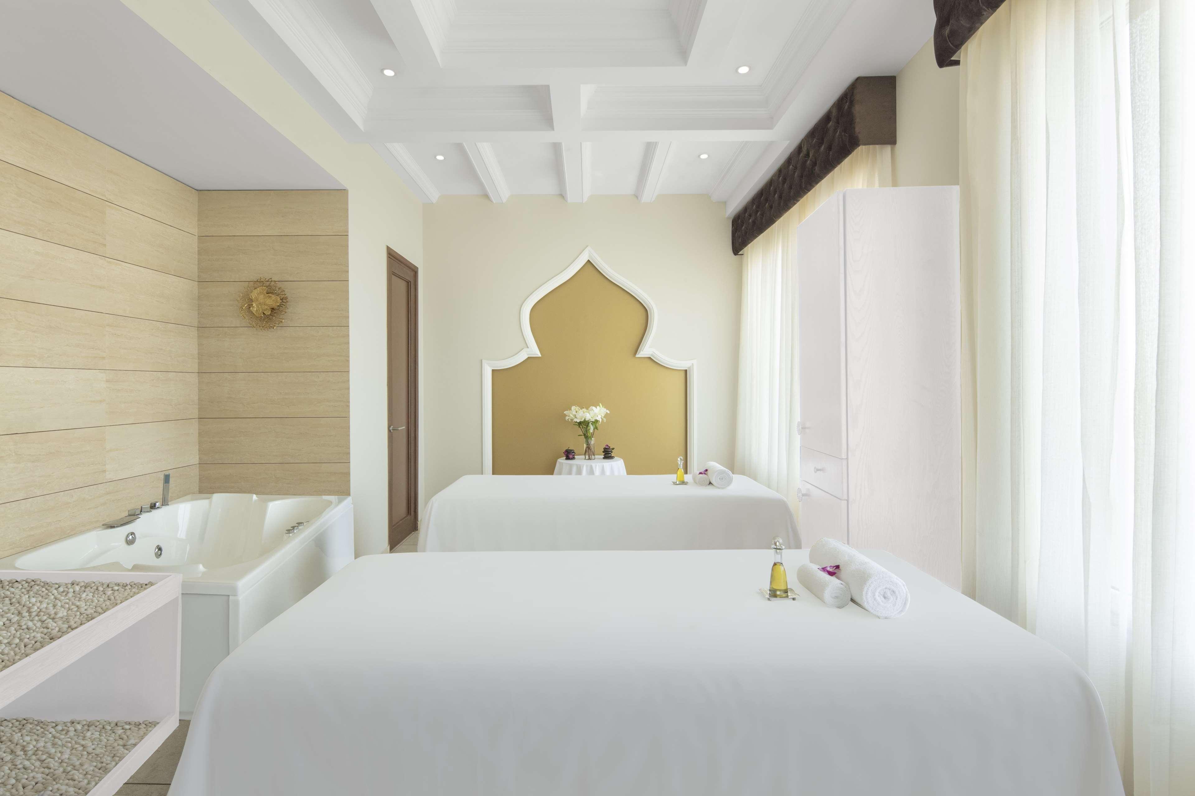 Radisson Chandigarh Zirakpur Exterior photo Spa treatment room