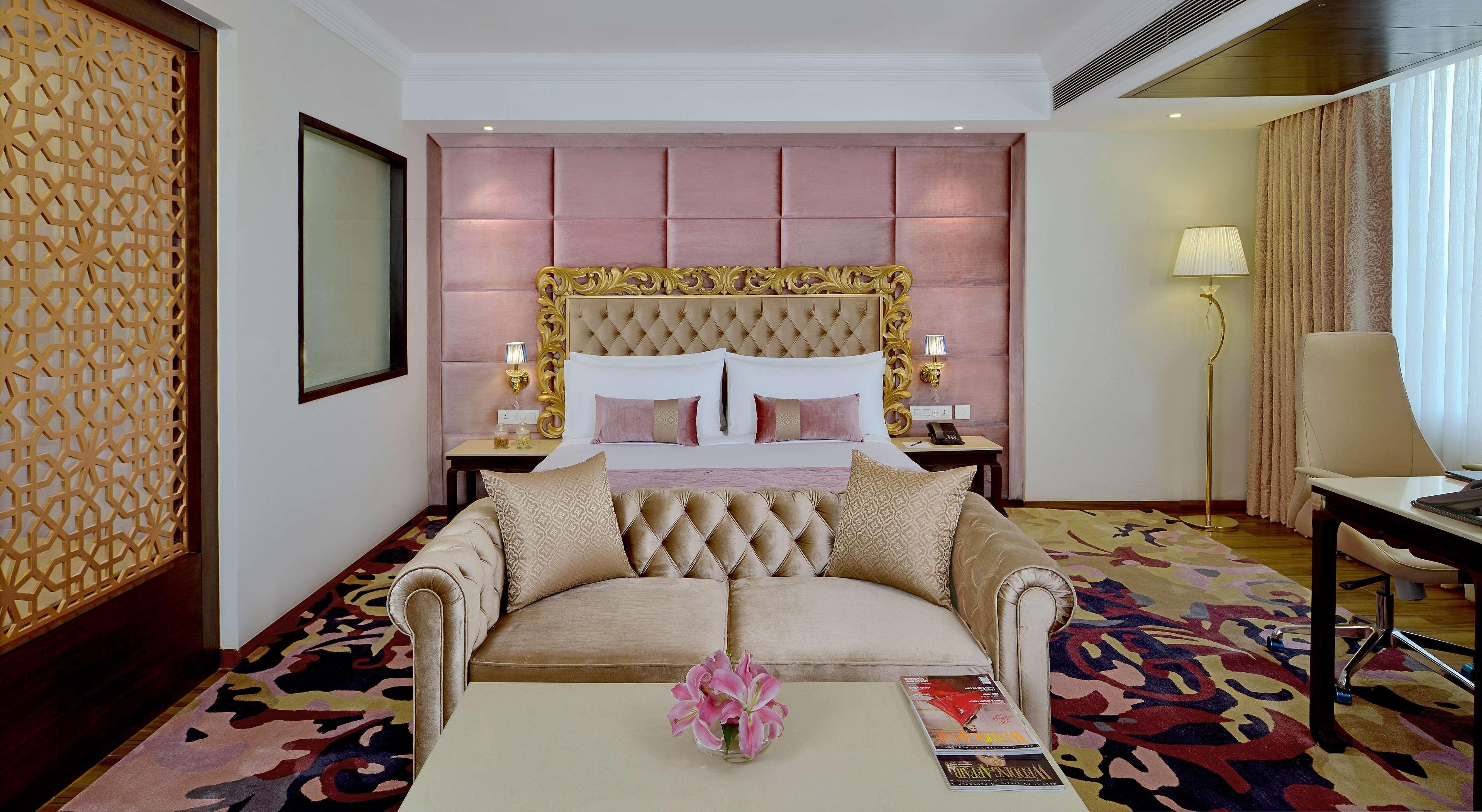 Radisson Chandigarh Zirakpur Exterior photo A suite at The Imperial