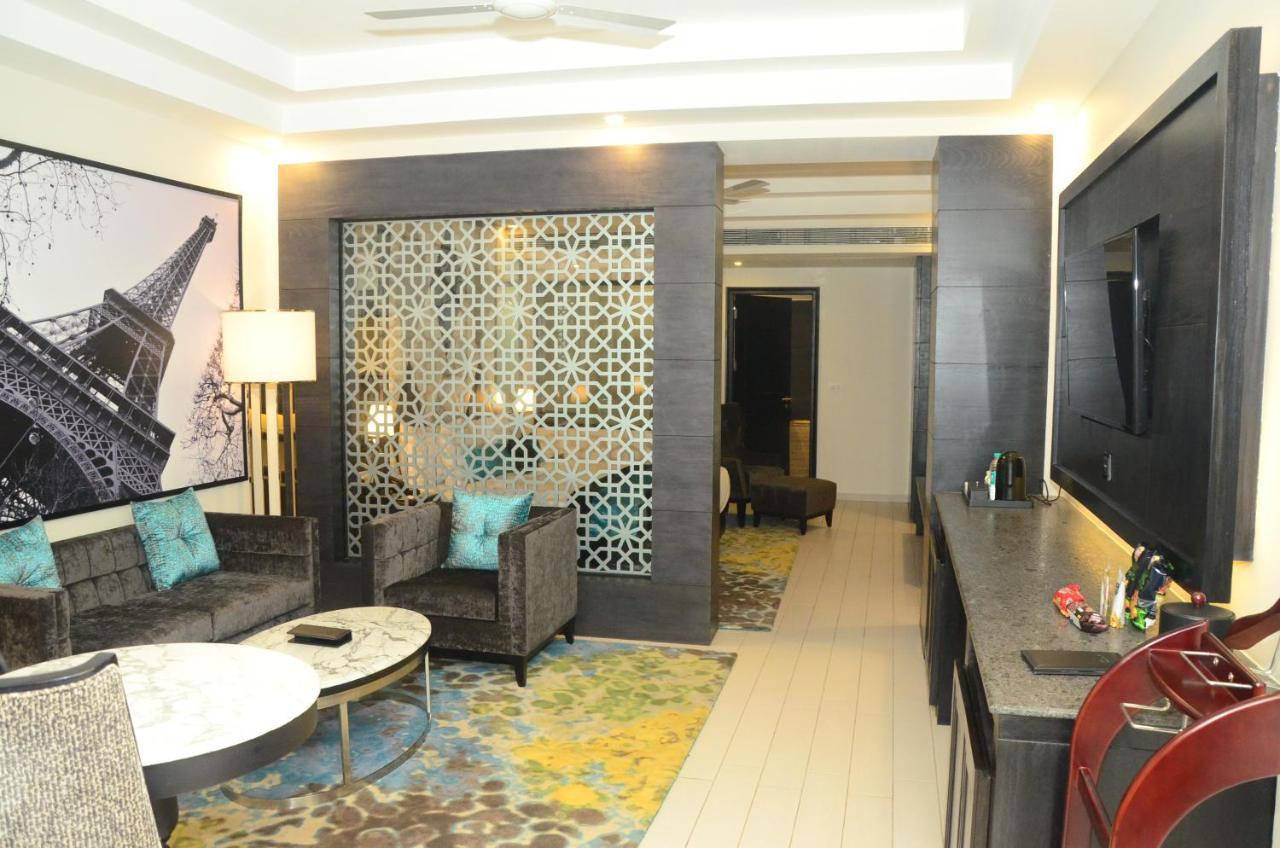 Radisson Chandigarh Zirakpur Exterior photo A suite at the Taj Mahal Palace, Mumbai